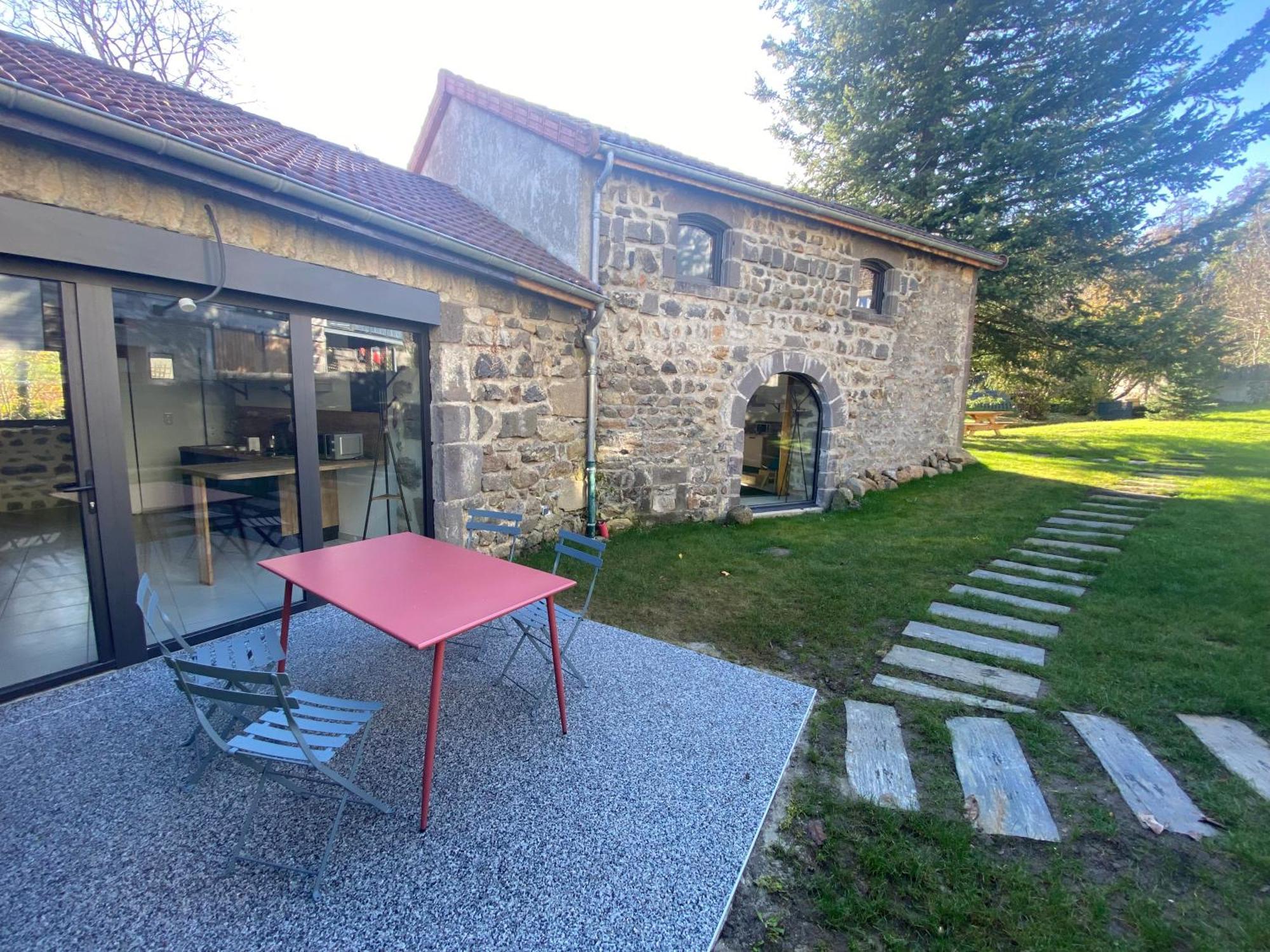 L'Oustal Des Domes Otel Orcines Dış mekan fotoğraf
